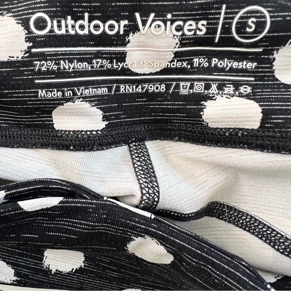 Outdoor Voices Polka Dot Leggings Small Crop TechSweat 3/4 Flex black white - Picture 13 of 13
